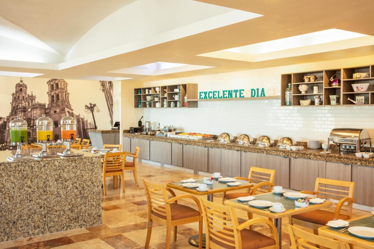 Fiesta Inn Express San Luis Potosi Oriente Exteriör bild