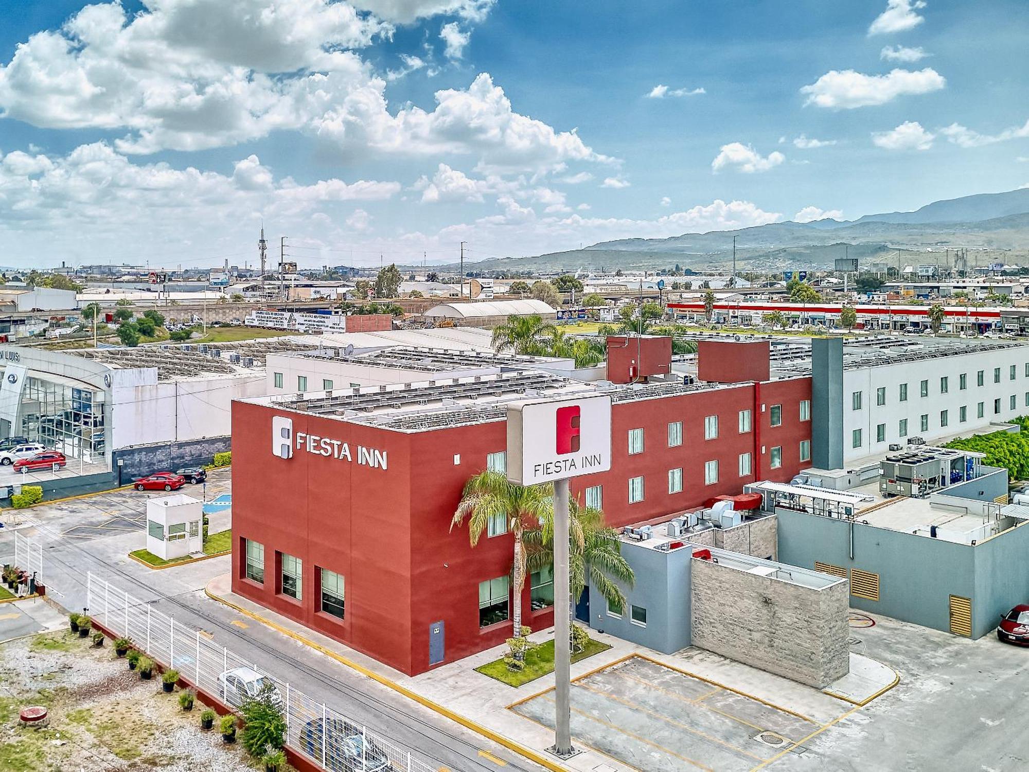 Fiesta Inn Express San Luis Potosi Oriente Exteriör bild