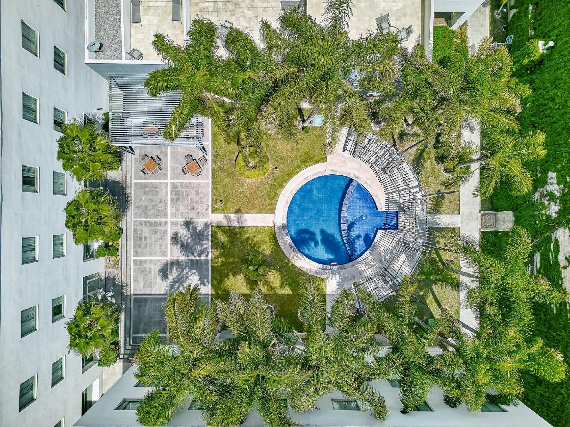 Fiesta Inn Express San Luis Potosi Oriente Exteriör bild