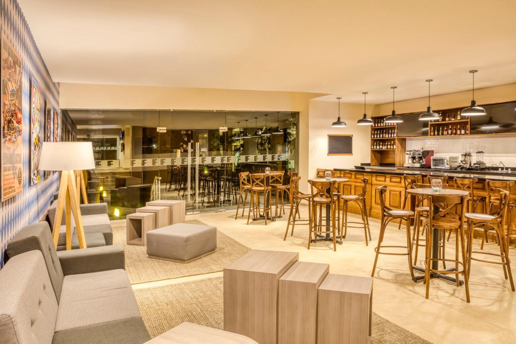 Fiesta Inn Express San Luis Potosi Oriente Exteriör bild